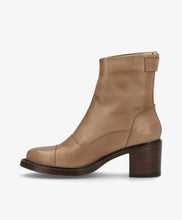 Lade das Bild in den Galerie-Viewer, Victoria Stiefelette