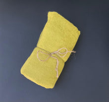 Lade das Bild in den Galerie-Viewer, Schal Lilly