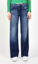 Lade das Bild in den Galerie-Viewer, Gang 94Amelie Wide fit / Standard Jeans