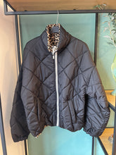 Lade das Bild in den Galerie-Viewer, Wendejacke Gisell