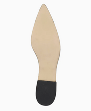 Lade das Bild in den Galerie-Viewer, Spitz zulaufender BABOUCHE_Sofie_Slingbacks mit leomuster und Schleife. Hinten offen mit kleinem Riemen, Wunderwerk Oldenburg