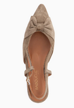 Lade das Bild in den Galerie-Viewer, Spitz zulaufender BABOUCHE_Sofie_Slingbacks mit leomuster und Schleife. Hinten offen mit kleinem Riemen, Wunderwerk Oldenburg