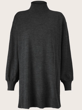 Lade das Bild in den Galerie-Viewer, Masai Fralla Pullover