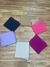 Lade das Bild in den Galerie-Viewer, Comunque Silvia Schal