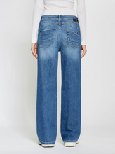 Lade das Bild in den Galerie-Viewer, Gang 94Amelie Wide fit / Standard Jeans