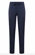 Lade das Bild in den Galerie-Viewer, &Co Woman Jogpants Penny Travel