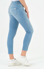 Lade das Bild in den Galerie-Viewer, Glücksstern Petra Kristallblau