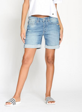 Lade das Bild in den Galerie-Viewer, Gang 94Nica Shorts
