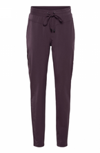 Lade das Bild in den Galerie-Viewer, &Co Woman Jogpants Penny Travel