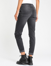Lade das Bild in den Galerie-Viewer, 94Amelie relaxed fit - wool dark wash