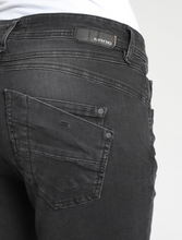 Lade das Bild in den Galerie-Viewer, 94Amelie relaxed fit - wool dark wash