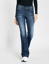 Lade das Bild in den Galerie-Viewer, Gang 94Maxima Flared fit Jeans