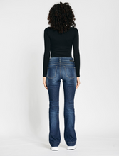 Lade das Bild in den Galerie-Viewer, Gang 94Maxima Flared fit Jeans