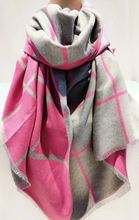 Lade das Bild in den Galerie-Viewer, Schal mit Karomuster