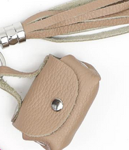 Lade das Bild in den Galerie-Viewer, Anhänger kleine Tasche