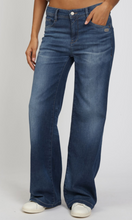 Lade das Bild in den Galerie-Viewer, Gang 94Amelie Wide fit / Standard Jeans