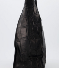 Lade das Bild in den Galerie-Viewer, Cleo Croco Ledertasche