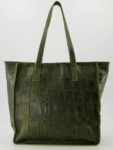 Lade das Bild in den Galerie-Viewer, Cleo Croco Ledertasche