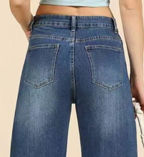 Lade das Bild in den Galerie-Viewer, Jeans Double Button