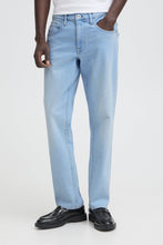 Lade das Bild in den Galerie-Viewer, Hellblaue Jeans mit geradem Bein und klassischem Five-Pocket-Design Wunderwerk Oldenburg