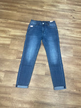 Lade das Bild in den Galerie-Viewer, Blue Monkey Hannah Jeans 32er Länge midblue denim Wunderwerk Oldenburg