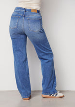 Lade das Bild in den Galerie-Viewer, Bologna Wide Jeans