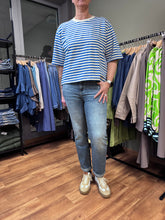Lade das Bild in den Galerie-Viewer, Calla Jeans in der Farbe lightblue denim Wunderwerk Oldenburg
