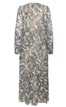 Lade das Bild in den Galerie-Viewer, Maxi Kleid im blauen Paisleymuster und weichem fall, Wunderwerk Oldenburg