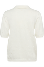 Lade das Bild in den Galerie-Viewer, Strick Poloshirt in offwhite mit kleinen aufgesetzten Punkten, Wunderwerk Oldenburg