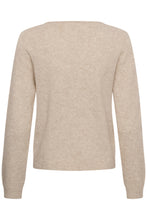 Lade das Bild in den Galerie-Viewer, wollweißer V-neck Pullover mit langen Ärmeln aus Wolle, Wunderwerk Oldenburg