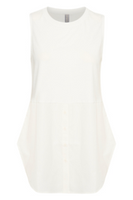 Lade das Bild in den Galerie-Viewer, Blusentop in offwhite, etwas länger mit Seitenschlitzen, perfekt unterm Pullover, Wunderwerk Oldenburg