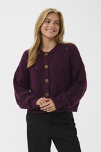 Lade das Bild in den Galerie-Viewer, Cardigan in der Farbe aubergine mit 5 Knöpfen zum schließen und Rundhals Wunderwerk Oldenburg