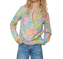 Lade das Bild in den Galerie-Viewer, Bunte farbenfrohe Shirtbluse mir V-Ausschnitt und langen Ärmeln im Flower Muster, Wunderwerk Oldenburg