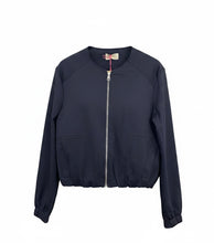 Lade das Bild in den Galerie-Viewer, Dunkelblauer Blouson mit silbernem Reißverschluss, Rundhals und Seitentaschen, Wunderwerk Oldenburg