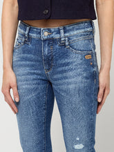 Lade das Bild in den Galerie-Viewer, Relaxed Fit Jeans von Gang in midblue Born Wunderwerk Oldenburg