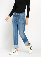 Lade das Bild in den Galerie-Viewer, Boyfriend Jeans 94Nica in der Farbe midblue allday, Wunderwerk Oldenburg