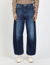 Lade das Bild in den Galerie-Viewer, Dunkelblaue Baggi Fit Jeans in O-Shape, Wunderwerk Oldenburg