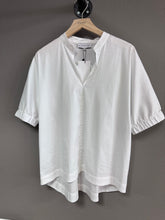 Lade das Bild in den Galerie-Viewer, Bluse mit Kurzarm