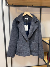 Lade das Bild in den Galerie-Viewer, Wolljacke