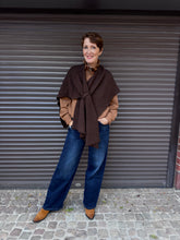 Lade das Bild in den Galerie-Viewer, Gina Poncho