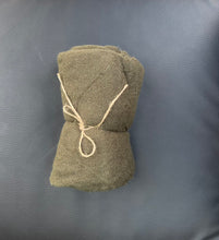 Lade das Bild in den Galerie-Viewer, Schal Lilly