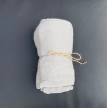 Lade das Bild in den Galerie-Viewer, Schal Lilly