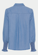 Lade das Bild in den Galerie-Viewer, Denim blaue Bluse mit gesmoktem Ärmelabschluss und Hemdkragen Wunderwerk Oldenburg