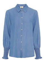 Lade das Bild in den Galerie-Viewer, Denim blaue Bluse mit gesmoktem Ärmelabschluss und Hemdkragen Wunderwerk Oldenburg