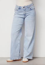 Lade das Bild in den Galerie-Viewer, Torino highwast Jeans in hellblau, Wunderwerk Oldenburg