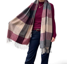 Lade das Bild in den Galerie-Viewer, Karoschal Katinka