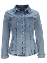 Lade das Bild in den Galerie-Viewer, Klassische hellblaue Jeansjacke, Wunderwerk Oldenburg