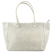 Lade das Bild in den Galerie-Viewer, cremefarbener Ledershopper mit animalprägung, Wunderwerk Oldenburg