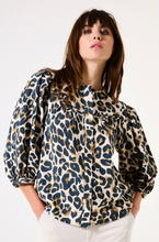 Lade das Bild in den Galerie-Viewer, Leobluse mit weiten verkürzten Ärmeln und Rundhalsausschnitt, Wunderwerk Oldenburg
