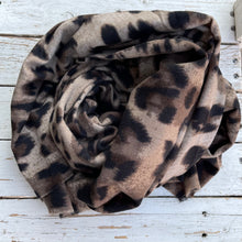 Lade das Bild in den Galerie-Viewer, Leoschal in taupe Wunderwerk Oldenburg